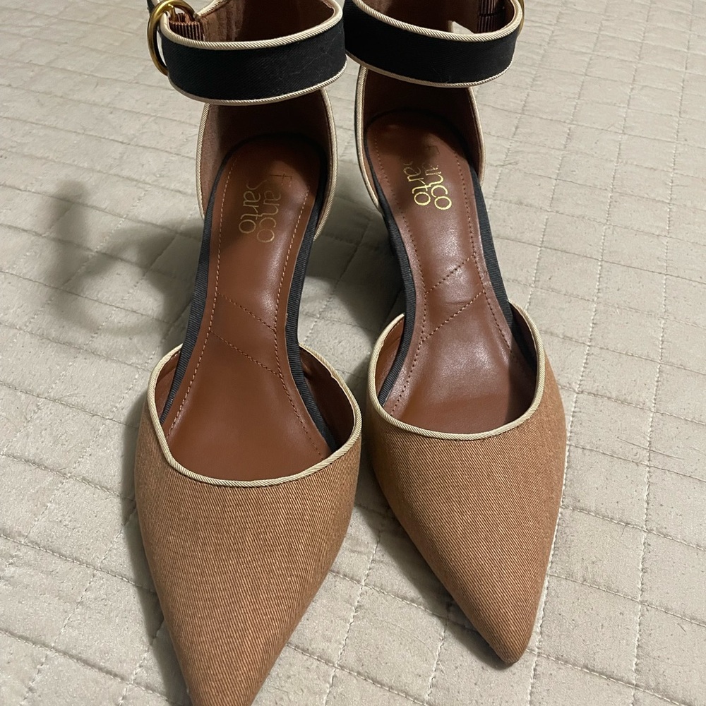 Franco Sarto Women's Pointed Toe Wedge Pump GORGEOUS!!  So Slimming!